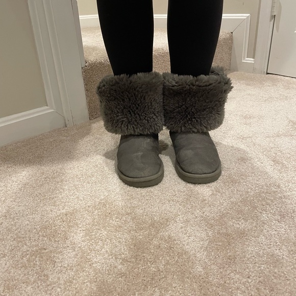 UGG Grey Bailey Button Boots - Picture 15 of 15